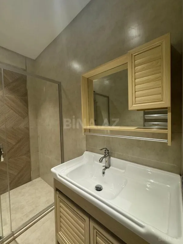 Satılır 6 otaqlı həyət evi 470 m²