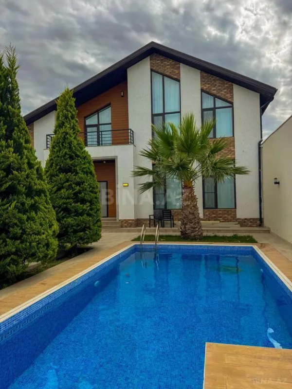 Satılır 6 otaqlı həyət evi 470 m²