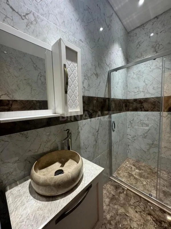 Satılır 6 otaqlı həyət evi 470 m²