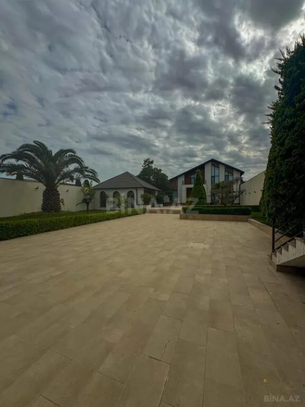 Satılır 6 otaqlı həyət evi 470 m²