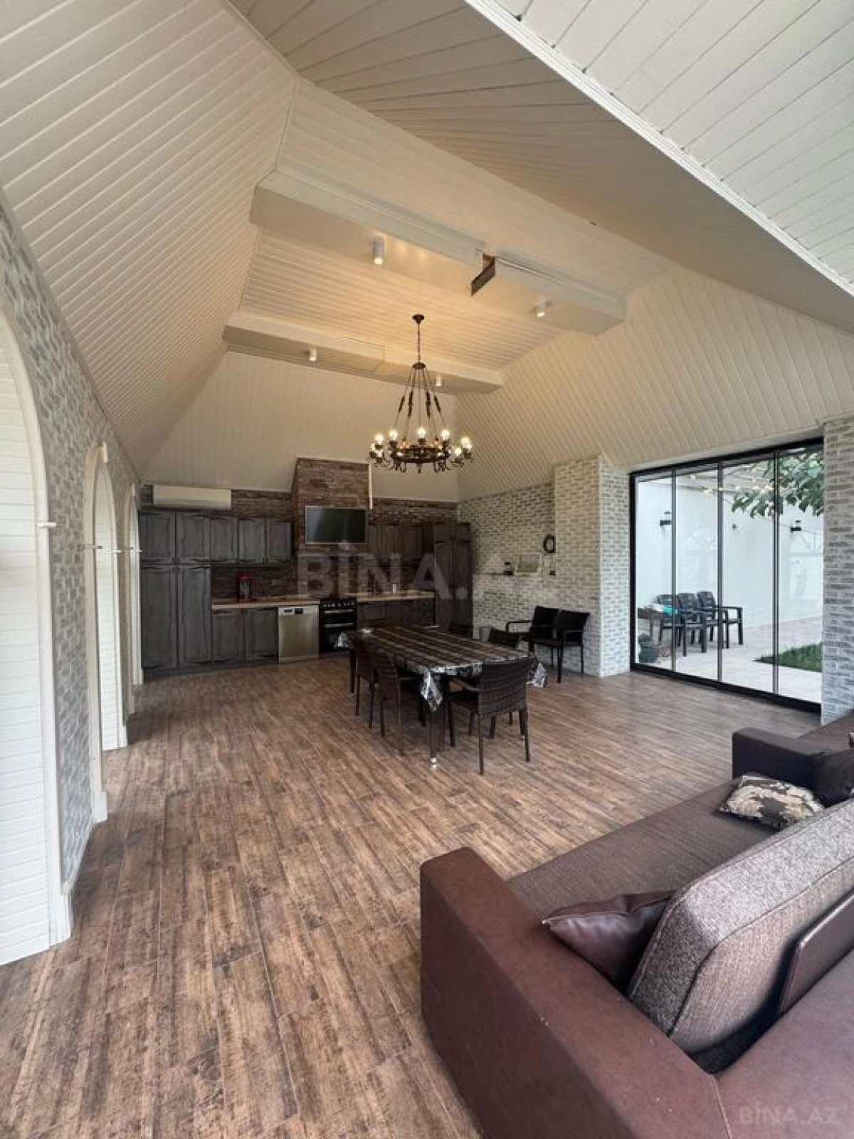 Satılır 6 otaqlı həyət evi 470 m²