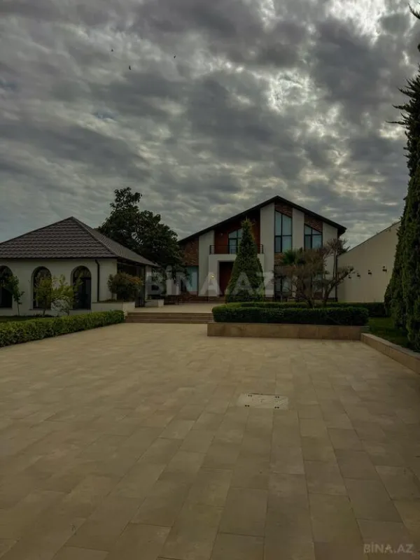 Satılır 6 otaqlı həyət evi 470 m²