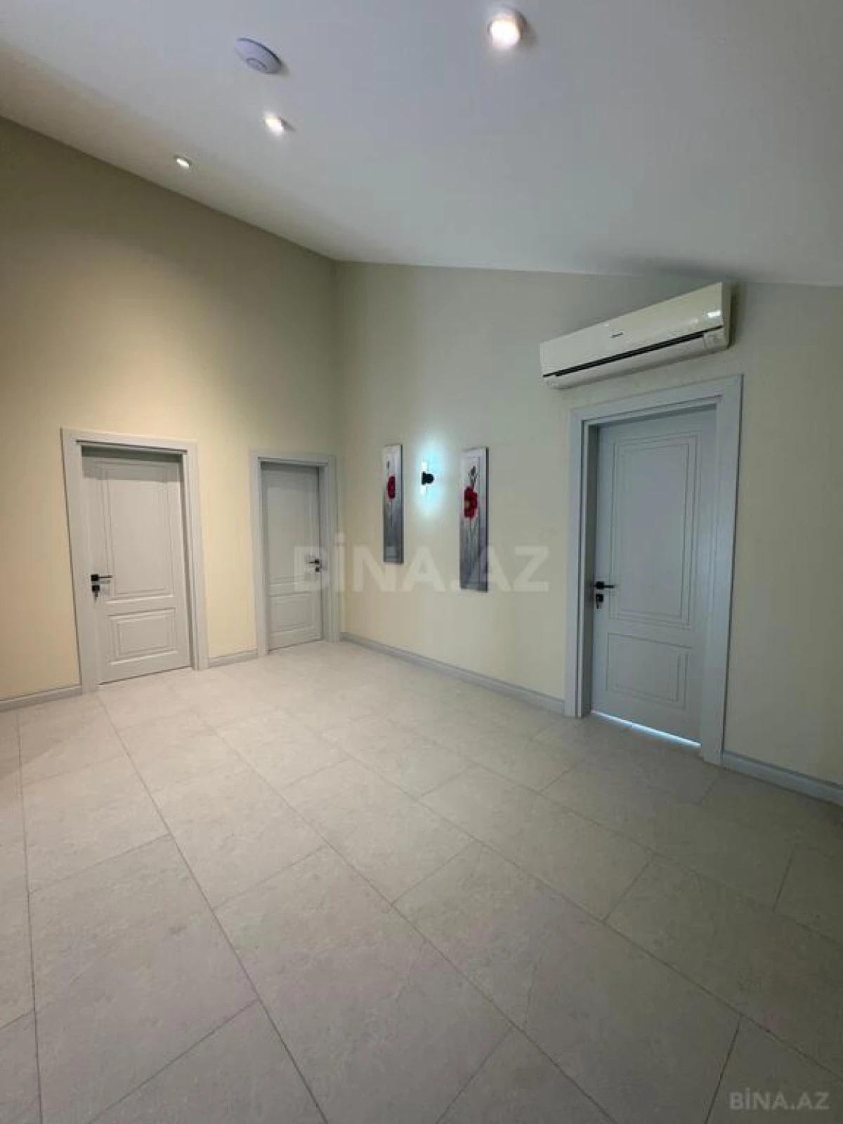 Satılır 6 otaqlı həyət evi 470 m²