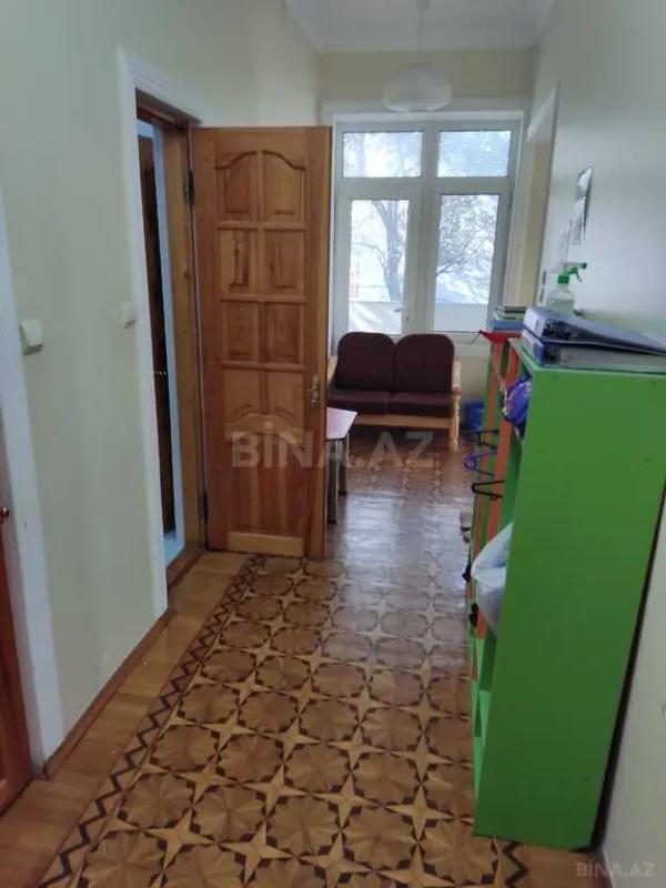 Satılır 7 otaqlı həyət evi 200 m²