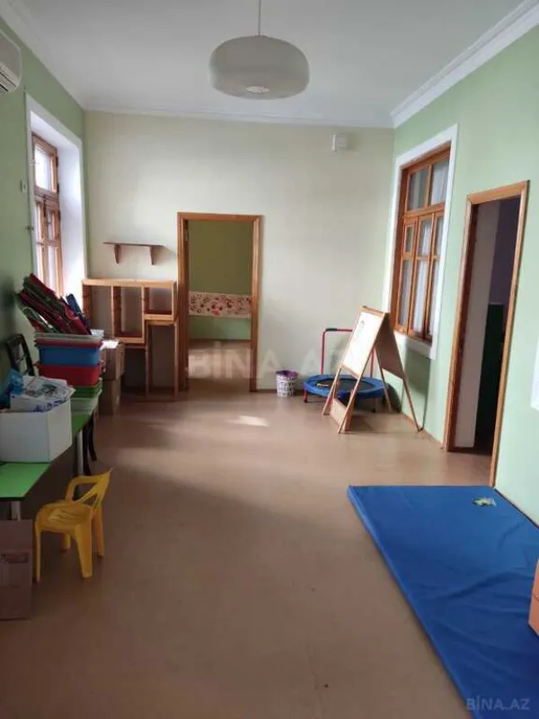 Satılır 7 otaqlı həyət evi 200 m²