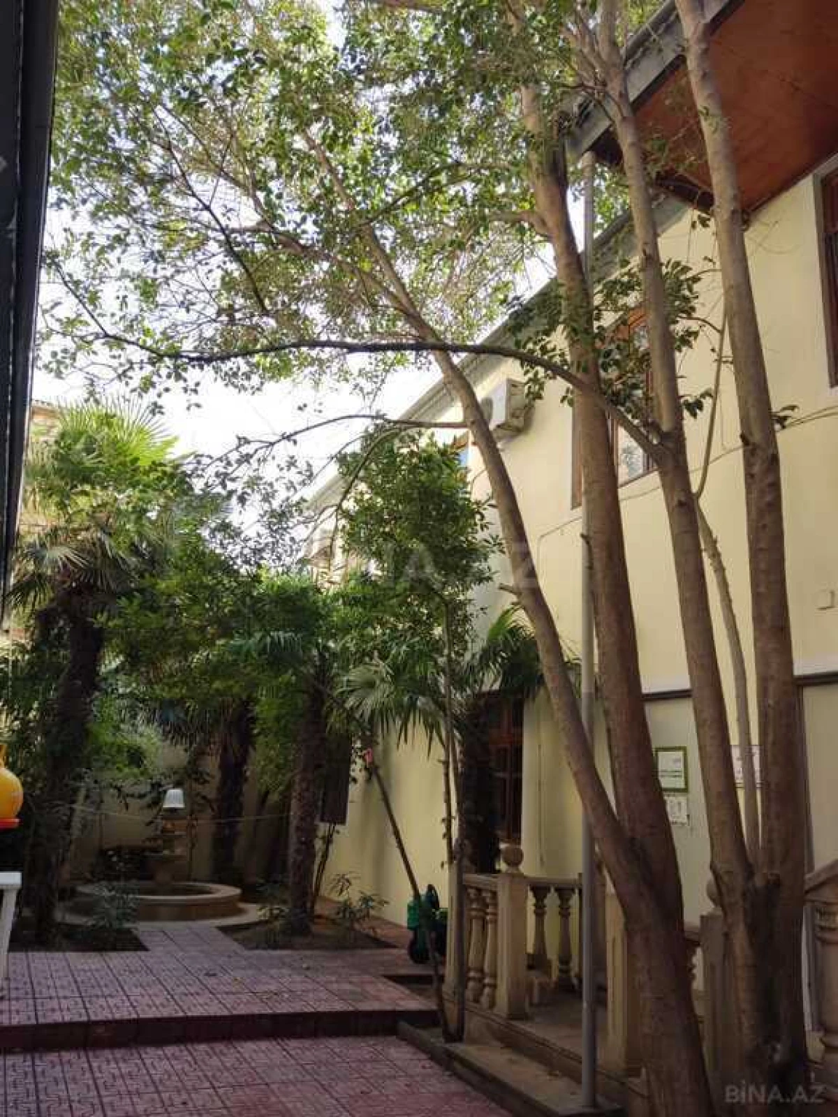 Satılır 7 otaqlı həyət evi 200 m²