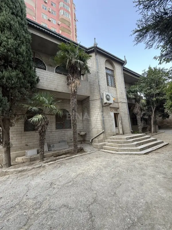 Satılır 6 otaqlı həyət evi 220 m²