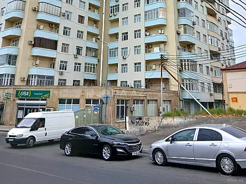 Satılır 3 otaqlı mənzil 124 m²
