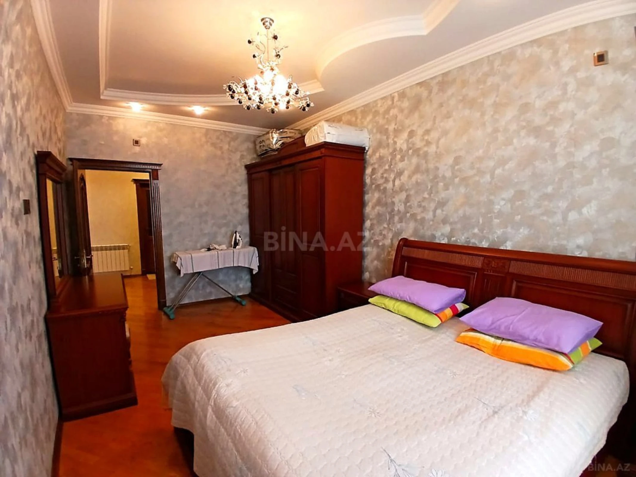 Satılır 3 otaqlı mənzil 124 m²