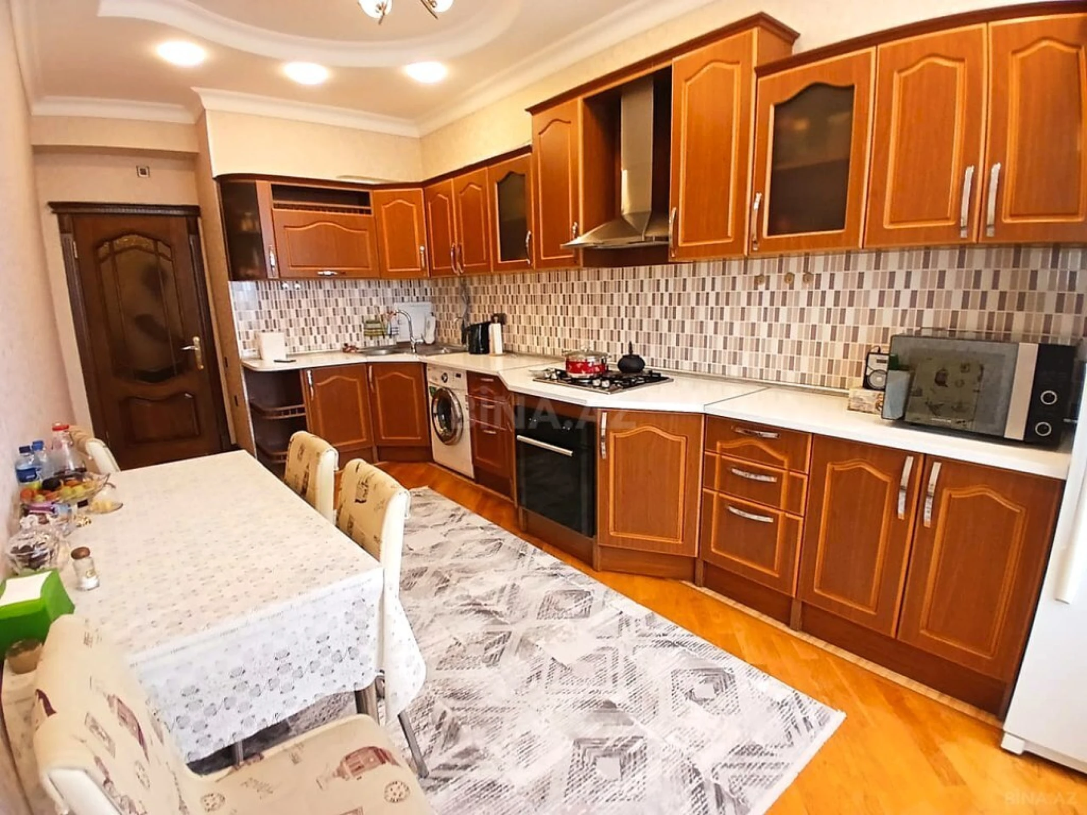 Satılır 3 otaqlı mənzil 124 m²
