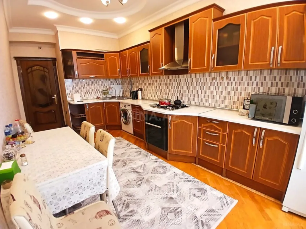Satılır 3 otaqlı mənzil 124 m²