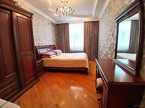 Satılır 3 otaqlı mənzil 124 m²