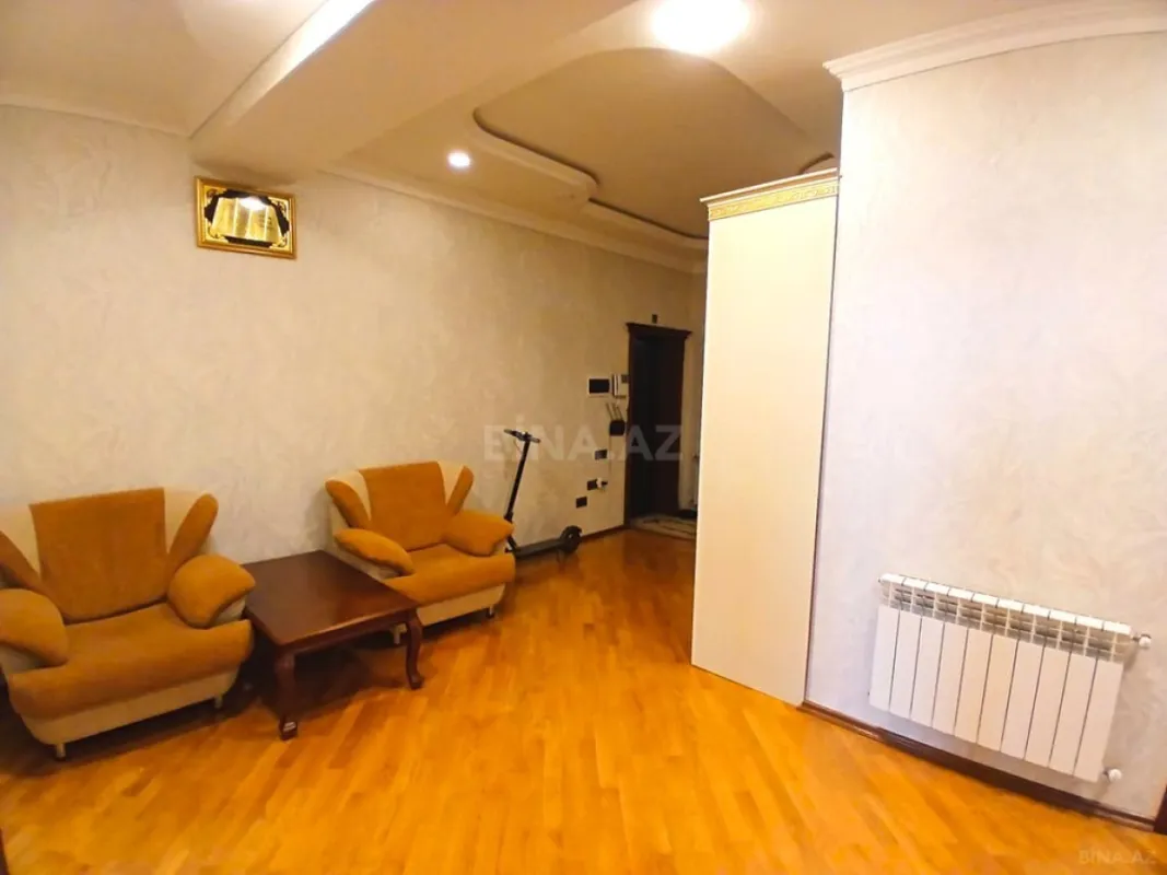Satılır 3 otaqlı mənzil 124 m²