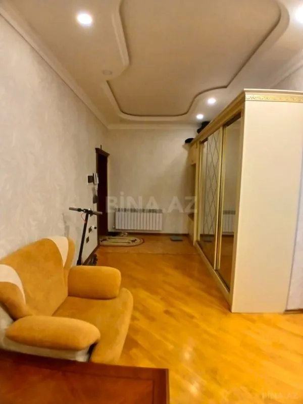 Satılır 3 otaqlı mənzil 124 m²