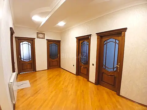 Satılır 3 otaqlı mənzil 124 m²