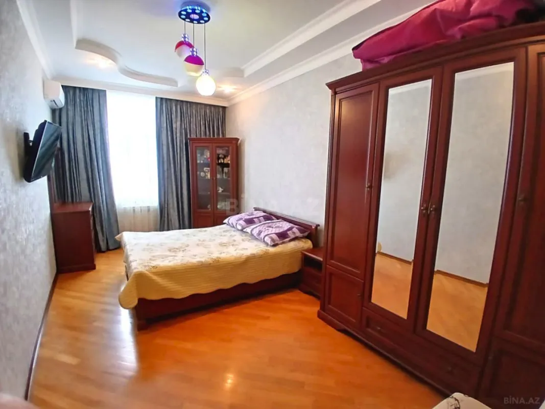 Satılır 3 otaqlı mənzil 124 m²