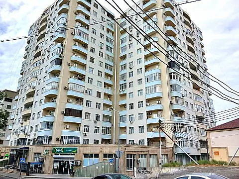 Satılır 3 otaqlı mənzil 124 m²