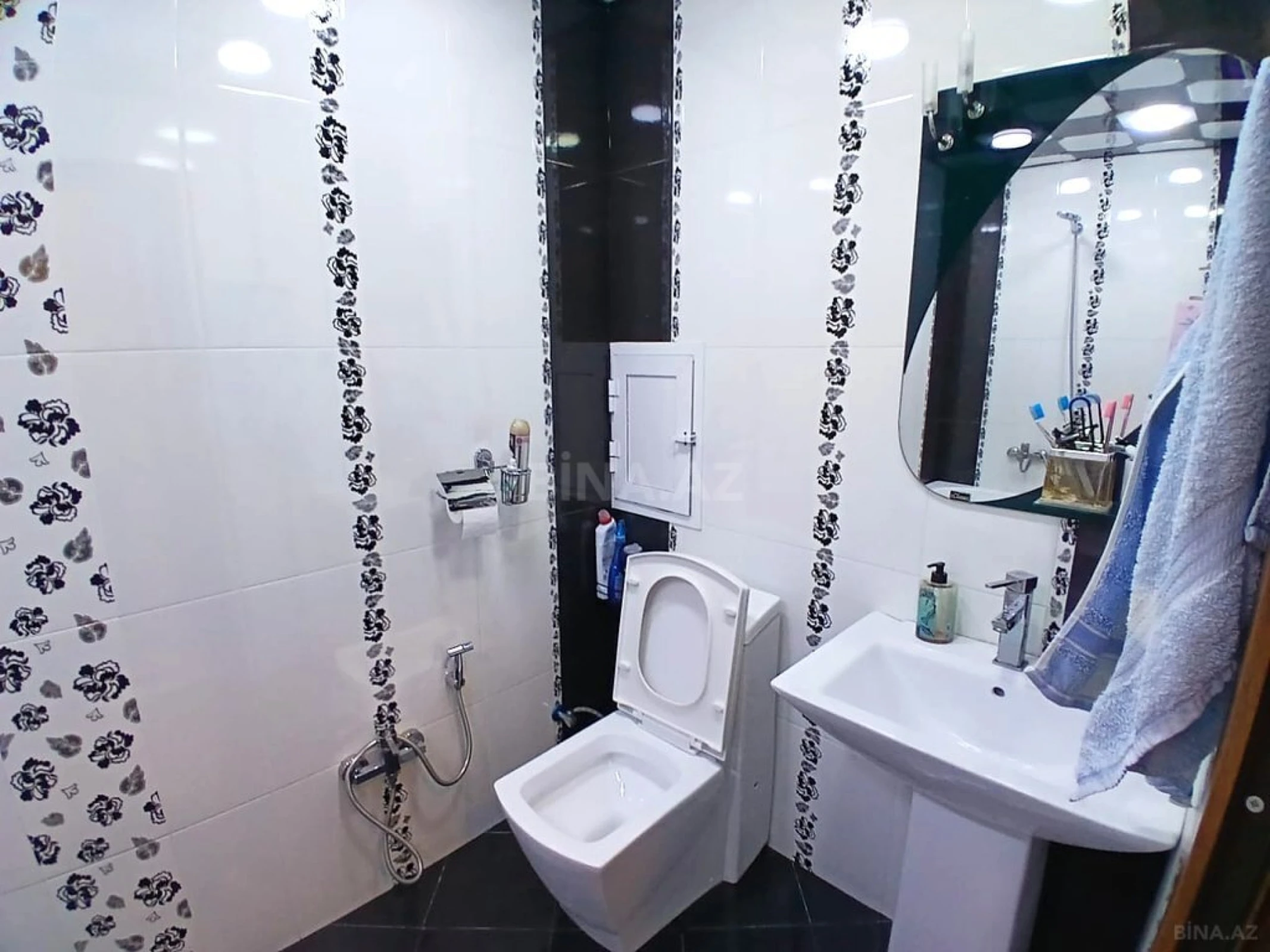 Satılır 3 otaqlı mənzil 124 m²