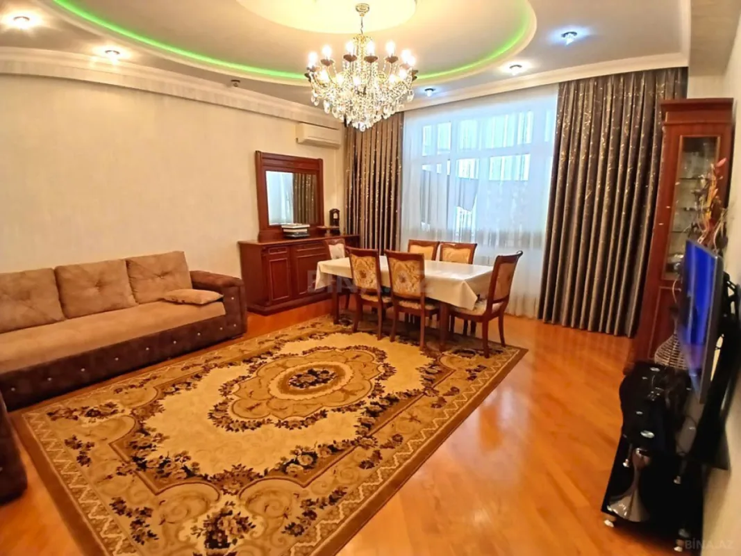 Satılır 3 otaqlı mənzil 124 m²