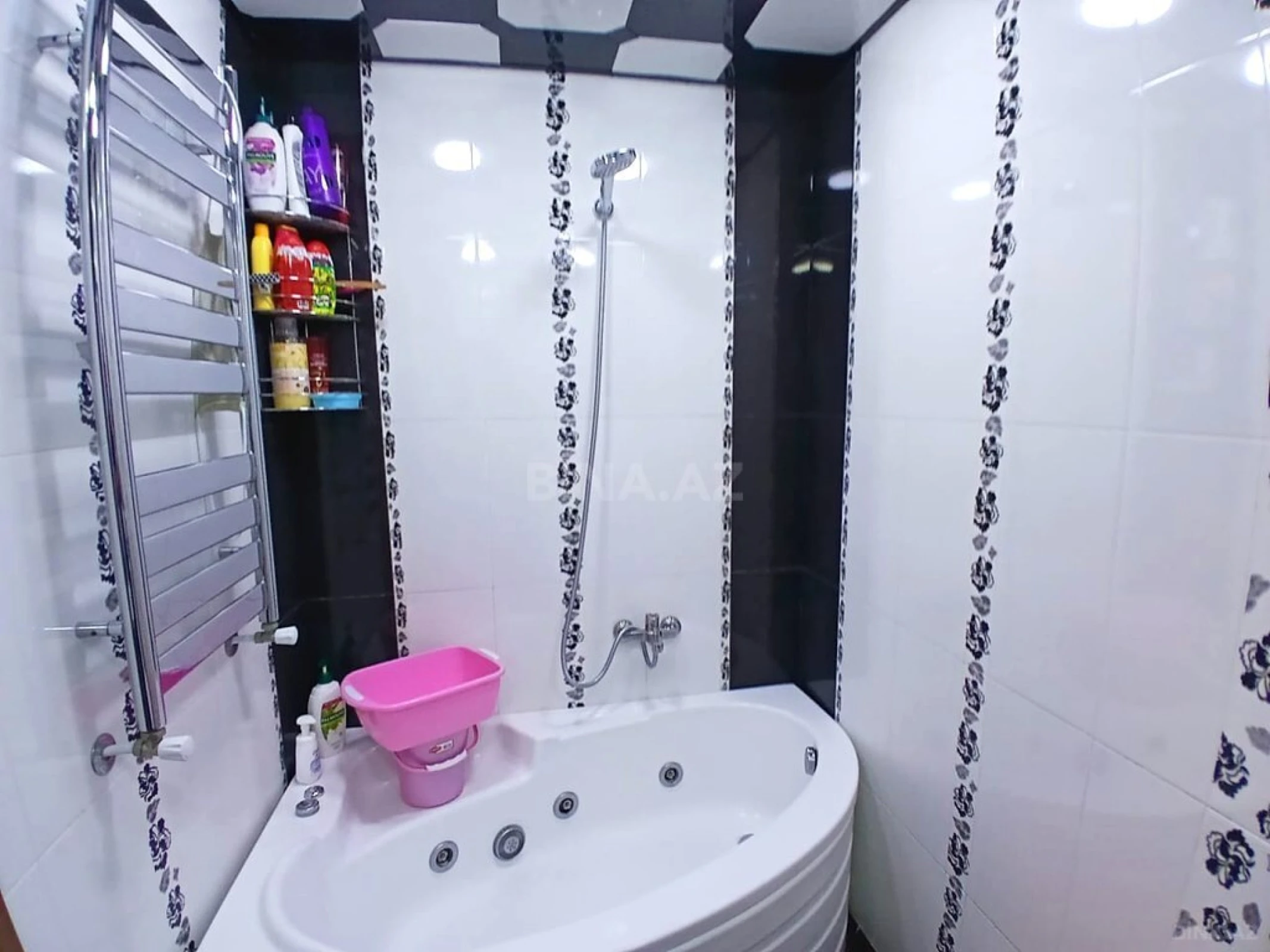 Satılır 3 otaqlı mənzil 124 m²