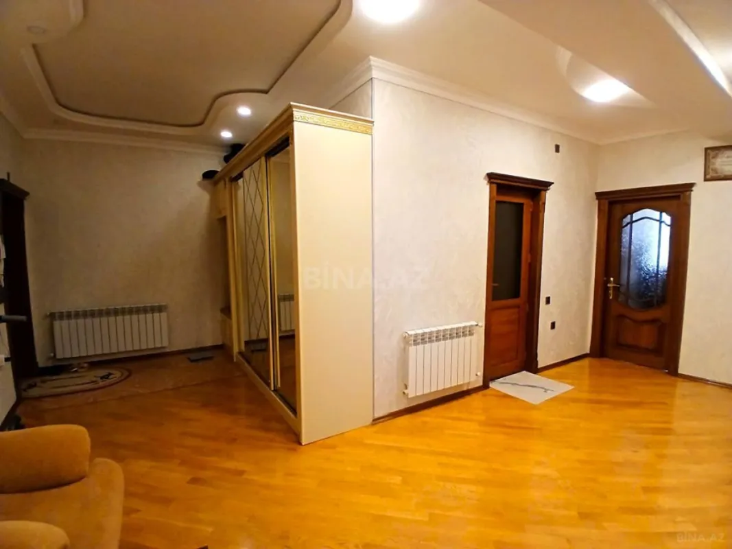 Satılır 3 otaqlı mənzil 124 m²