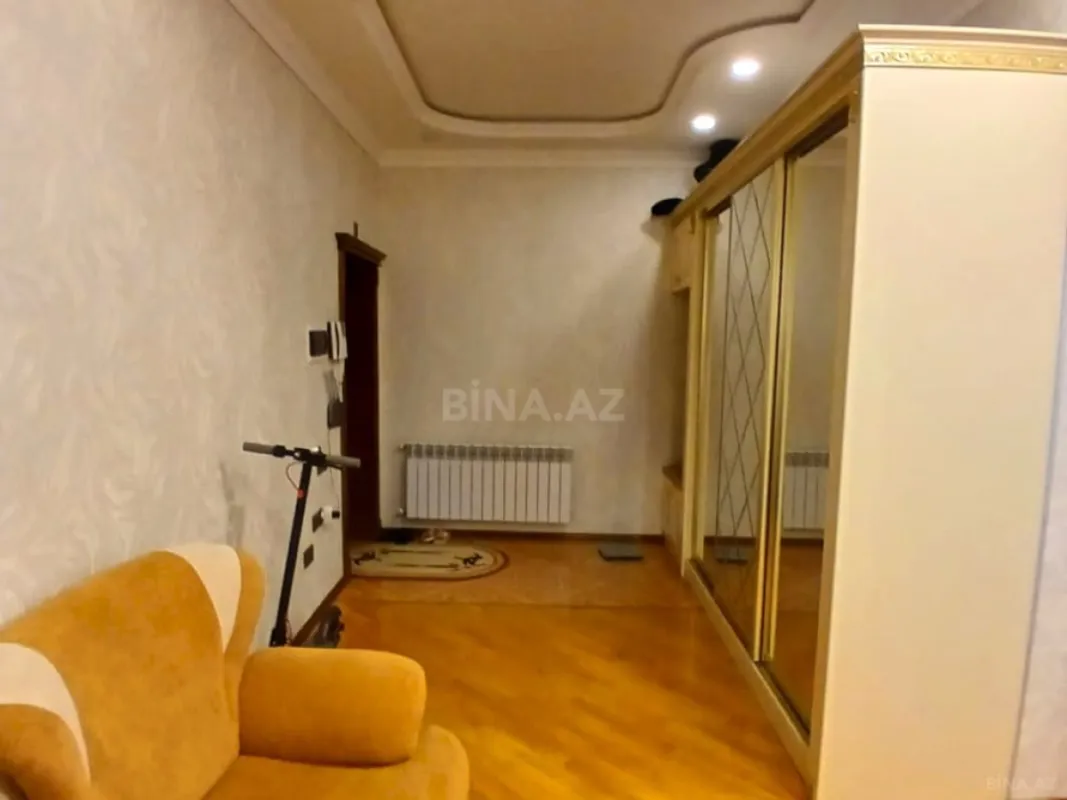 Satılır 3 otaqlı mənzil 124 m²