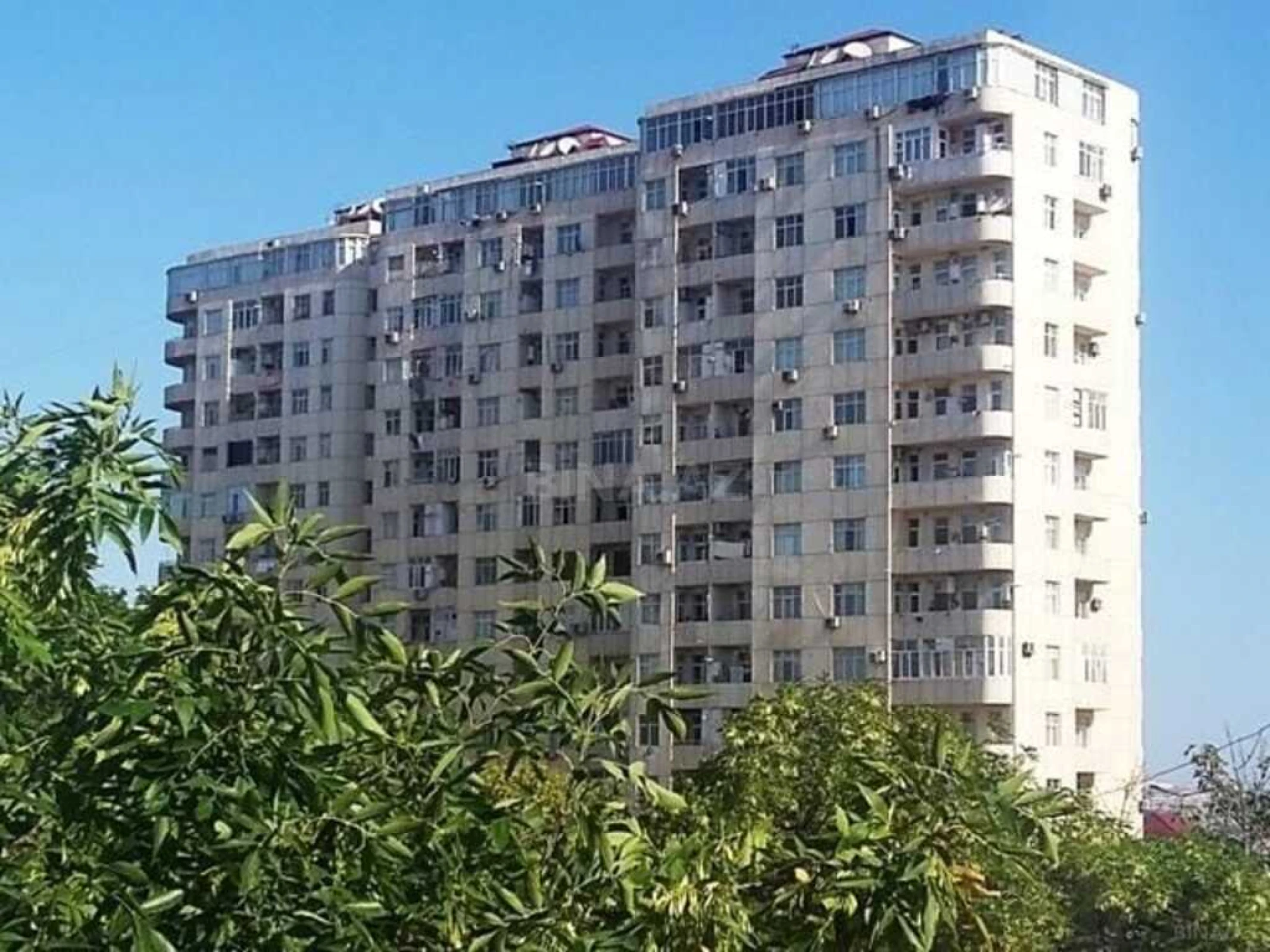 Satılır 3 otaqlı mənzil 95 m²