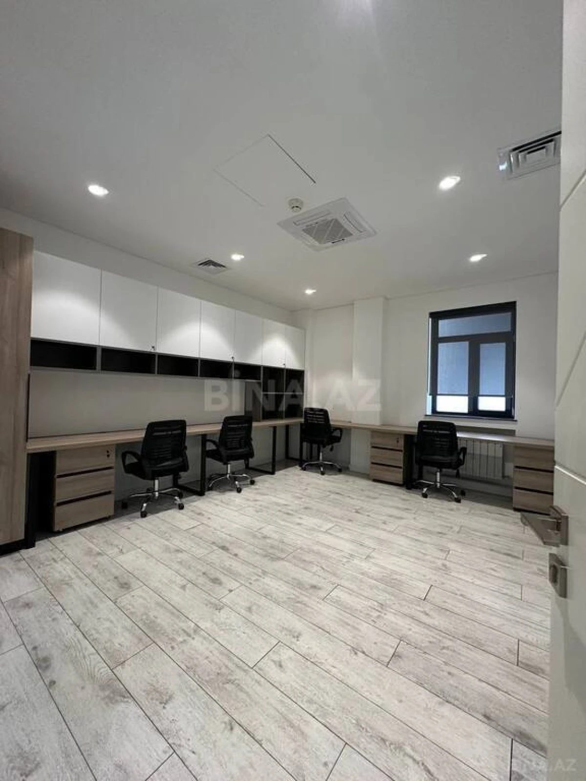 Kirayə verilir 4 otaqlı ofis 120 m²