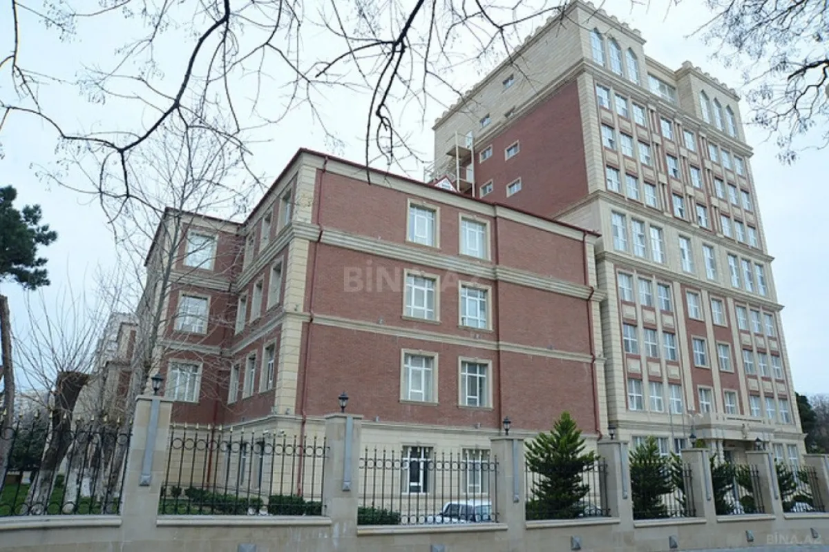 Satılır 5 otaqlı mənzil 120 m²