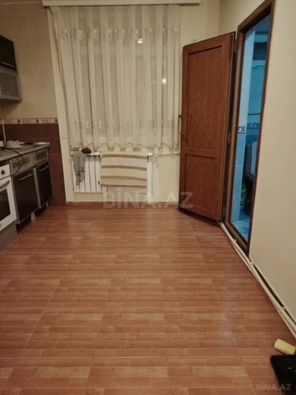 Satılır 5 otaqlı mənzil 120 m²