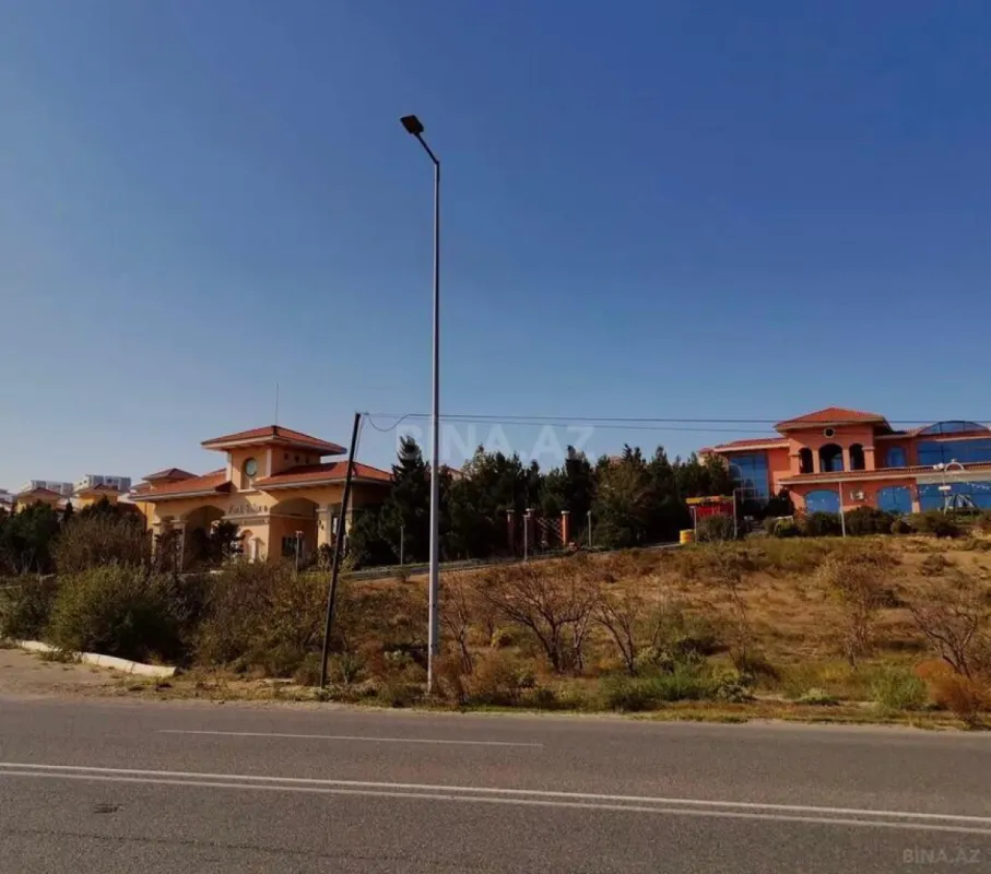 Satılır 8 otaqlı həyət evi 405 m²