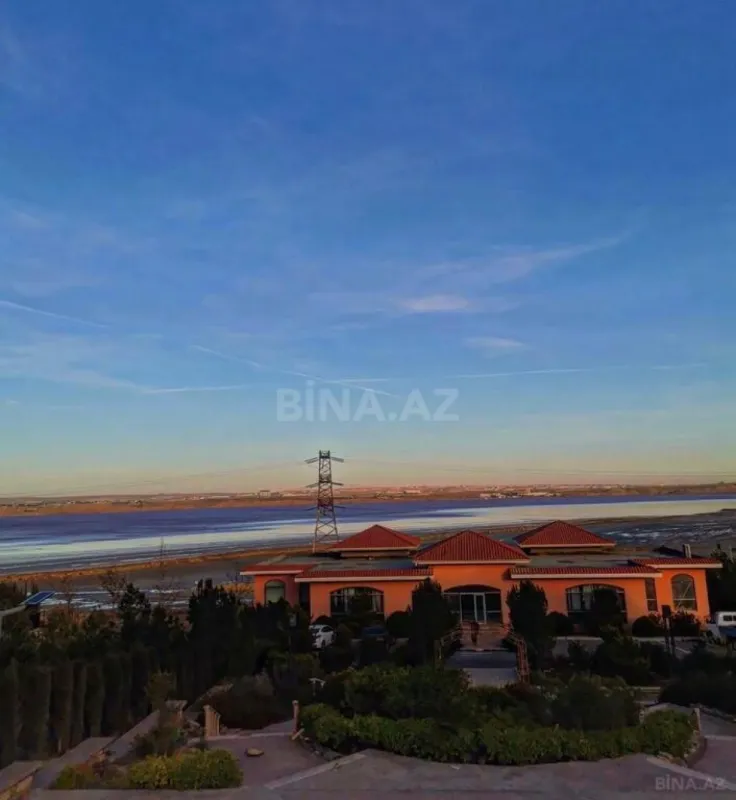 Satılır 8 otaqlı həyət evi 405 m²