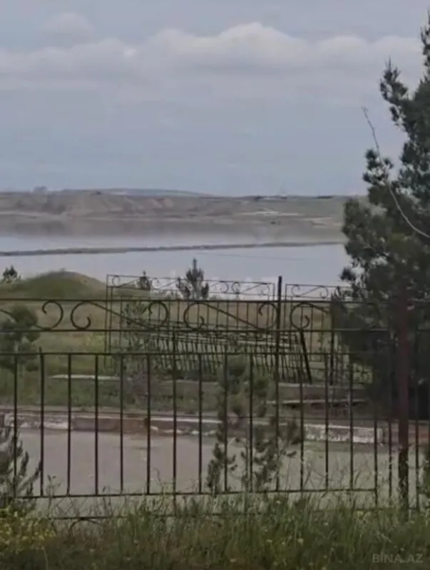 Satılır 8 otaqlı həyət evi 405 m²