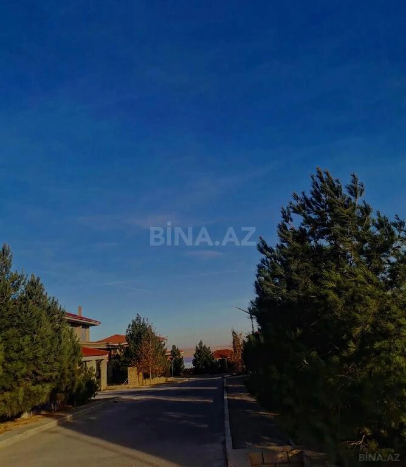 Satılır 8 otaqlı həyət evi 405 m²