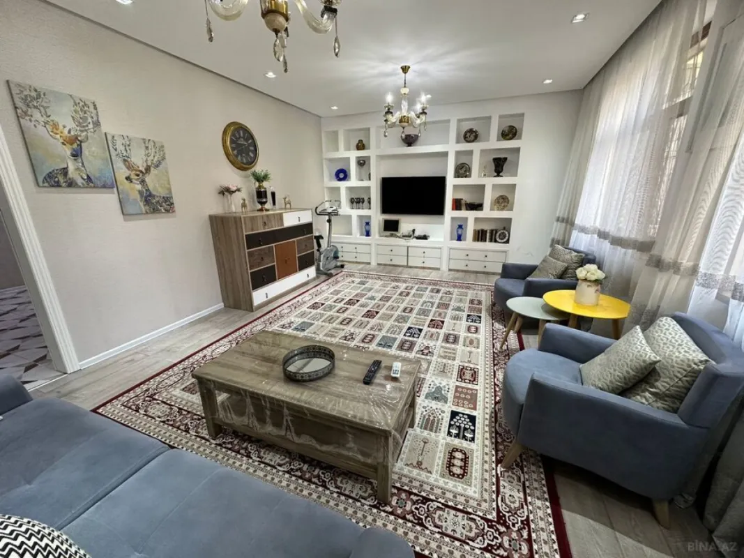 Satılır 4 otaqlı mənzil 145 m²