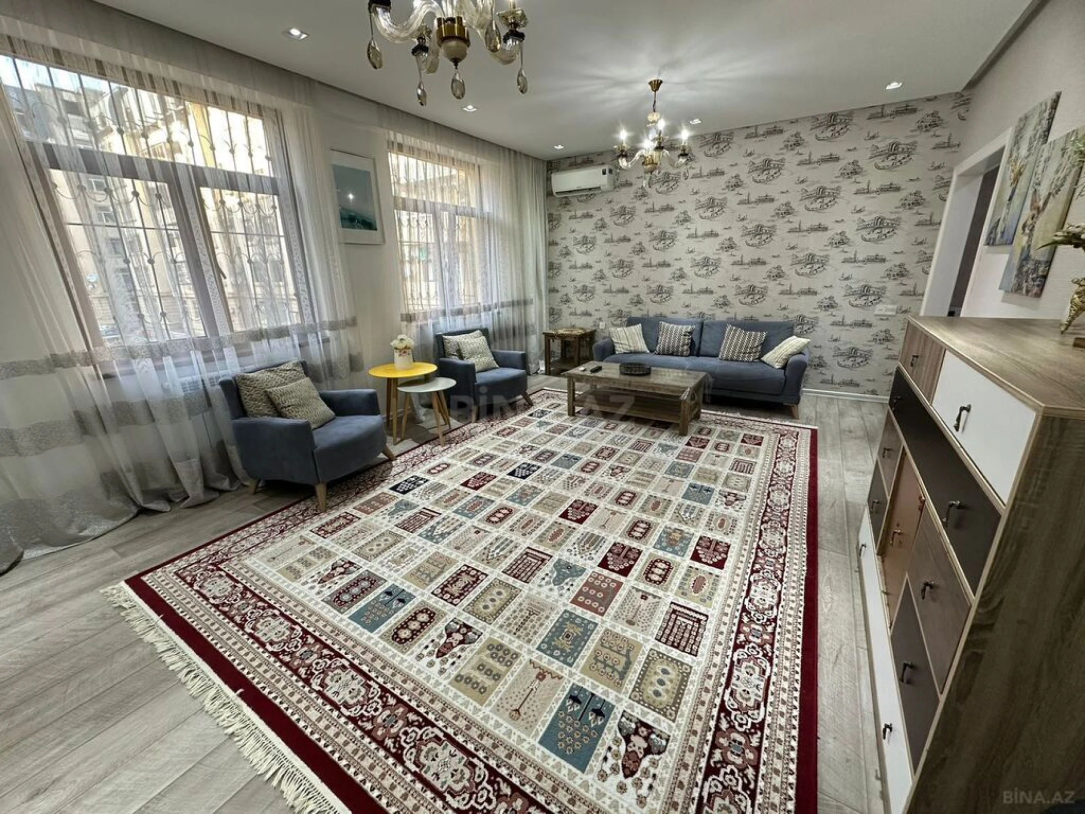 Satılır 4 otaqlı mənzil 145 m²