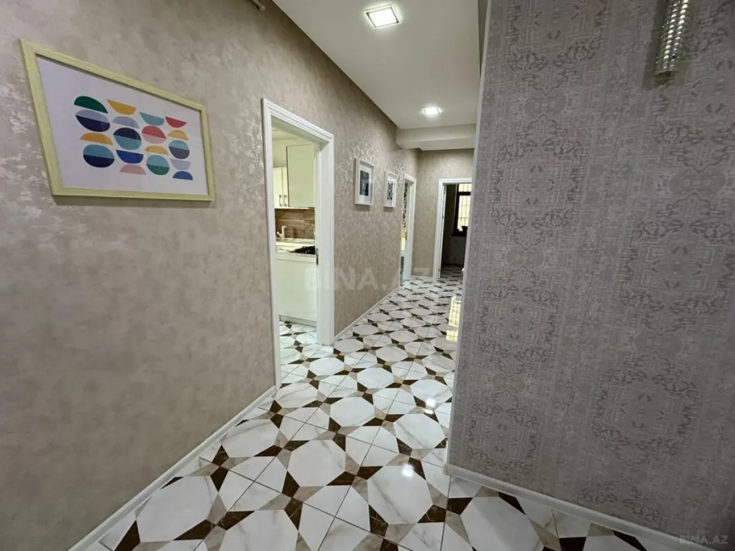 Satılır 4 otaqlı mənzil 145 m²