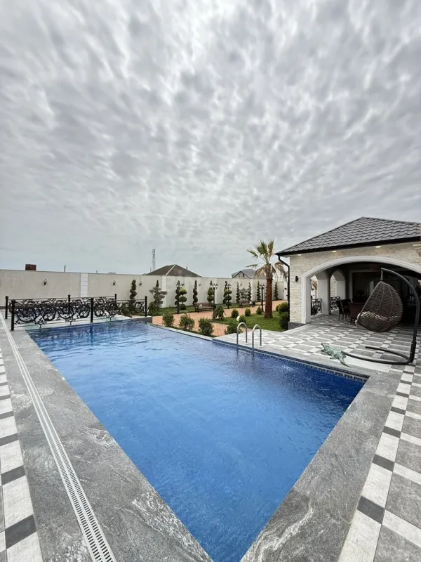 Satılır 5 otaqlı həyət evi 400 m²