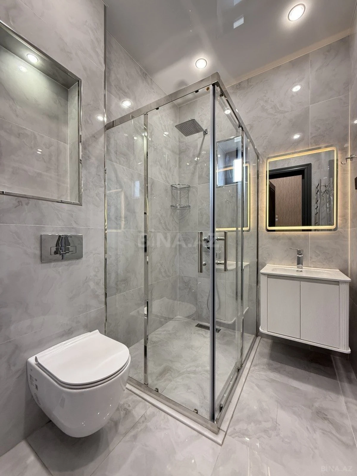 Satılır 5 otaqlı həyət evi 400 m²