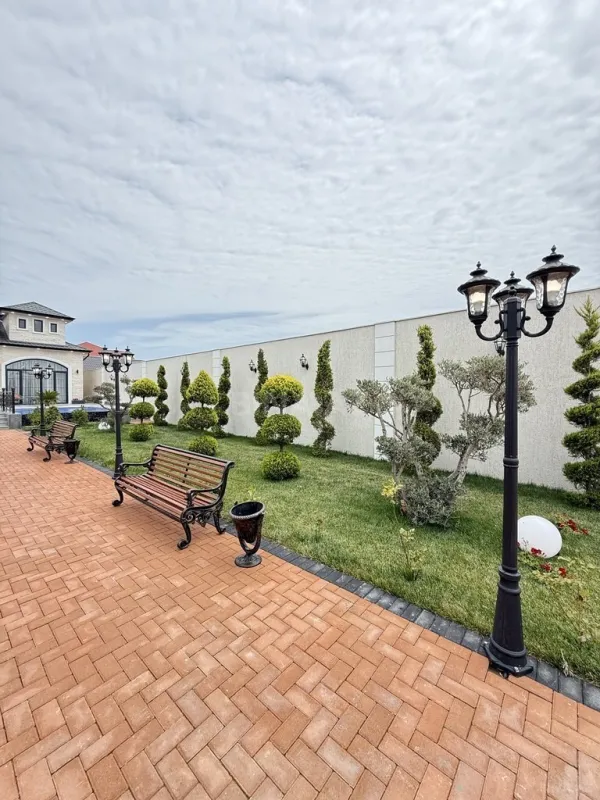 Satılır 5 otaqlı həyət evi 400 m²