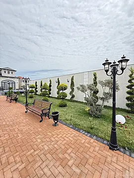 Satılır 5 otaqlı həyət evi 400 m²
