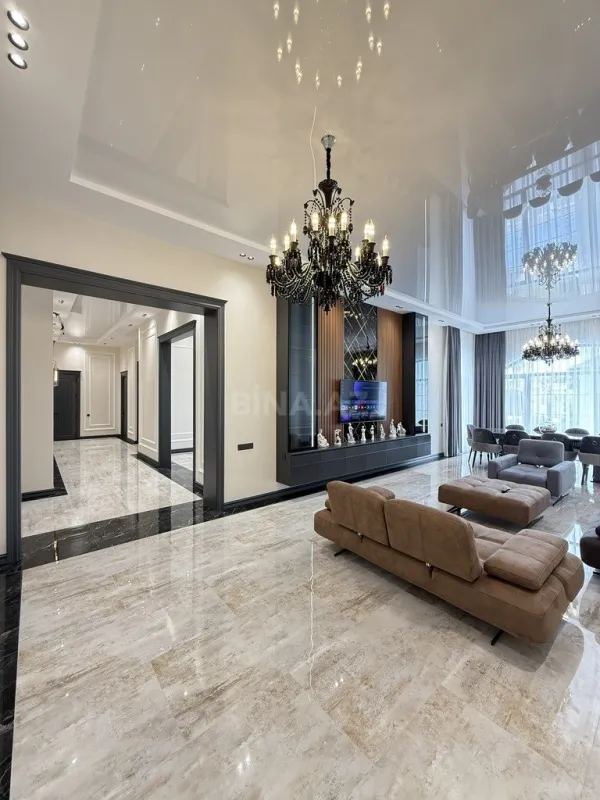 Satılır 5 otaqlı həyət evi 400 m²