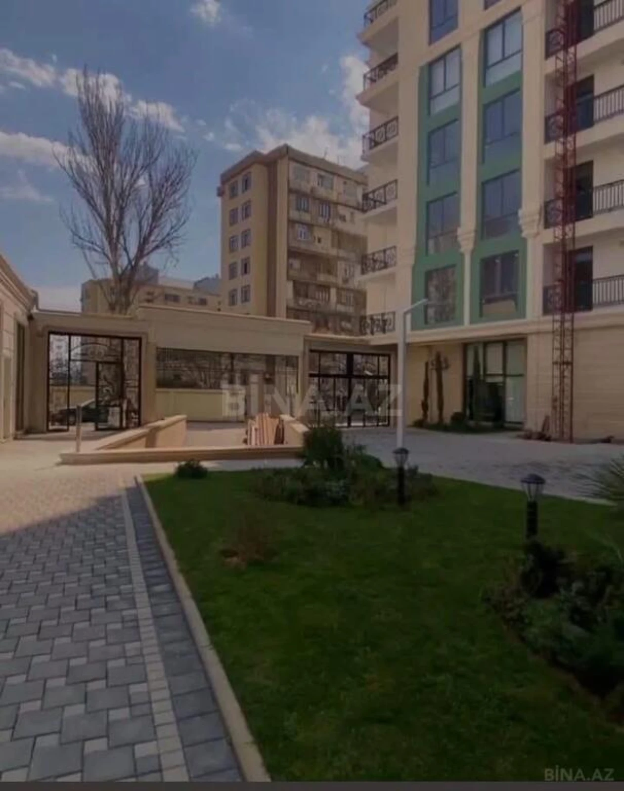 Satılır 3 otaqlı mənzil 82 m²