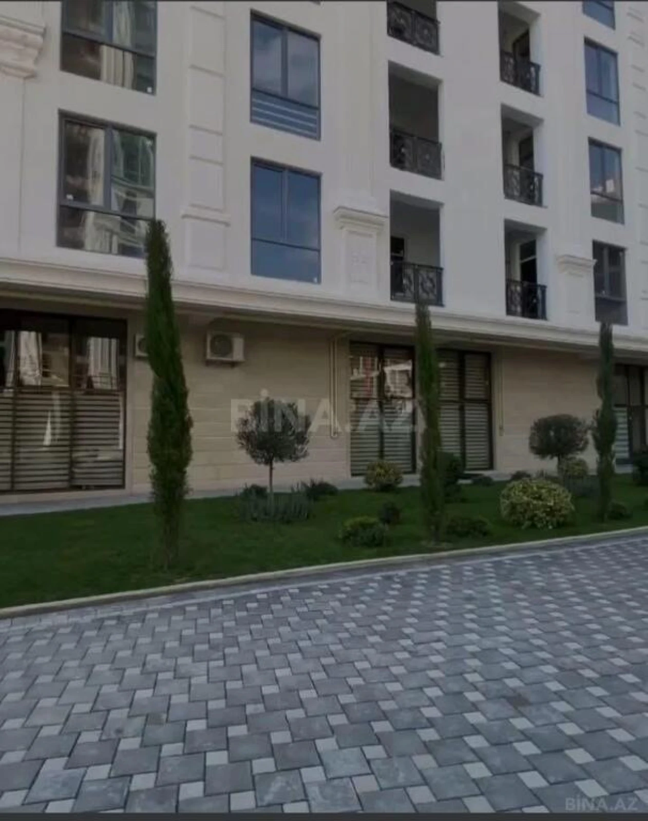 Satılır 3 otaqlı mənzil 82 m²