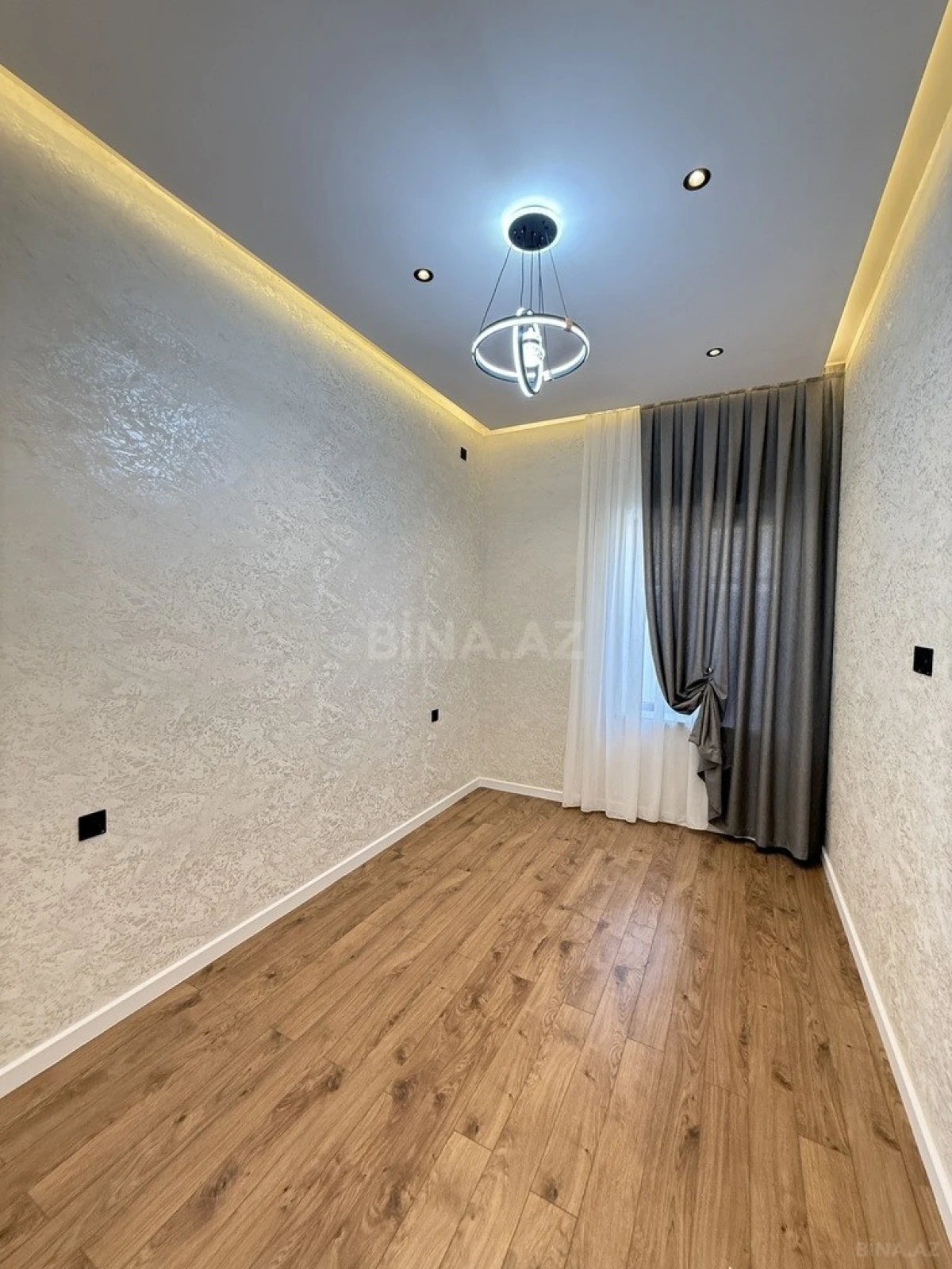 Satılır 4 otaqlı həyət evi 165 m²