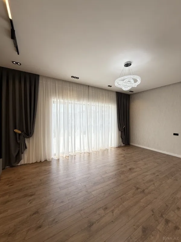Satılır 4 otaqlı həyət evi 165 m²