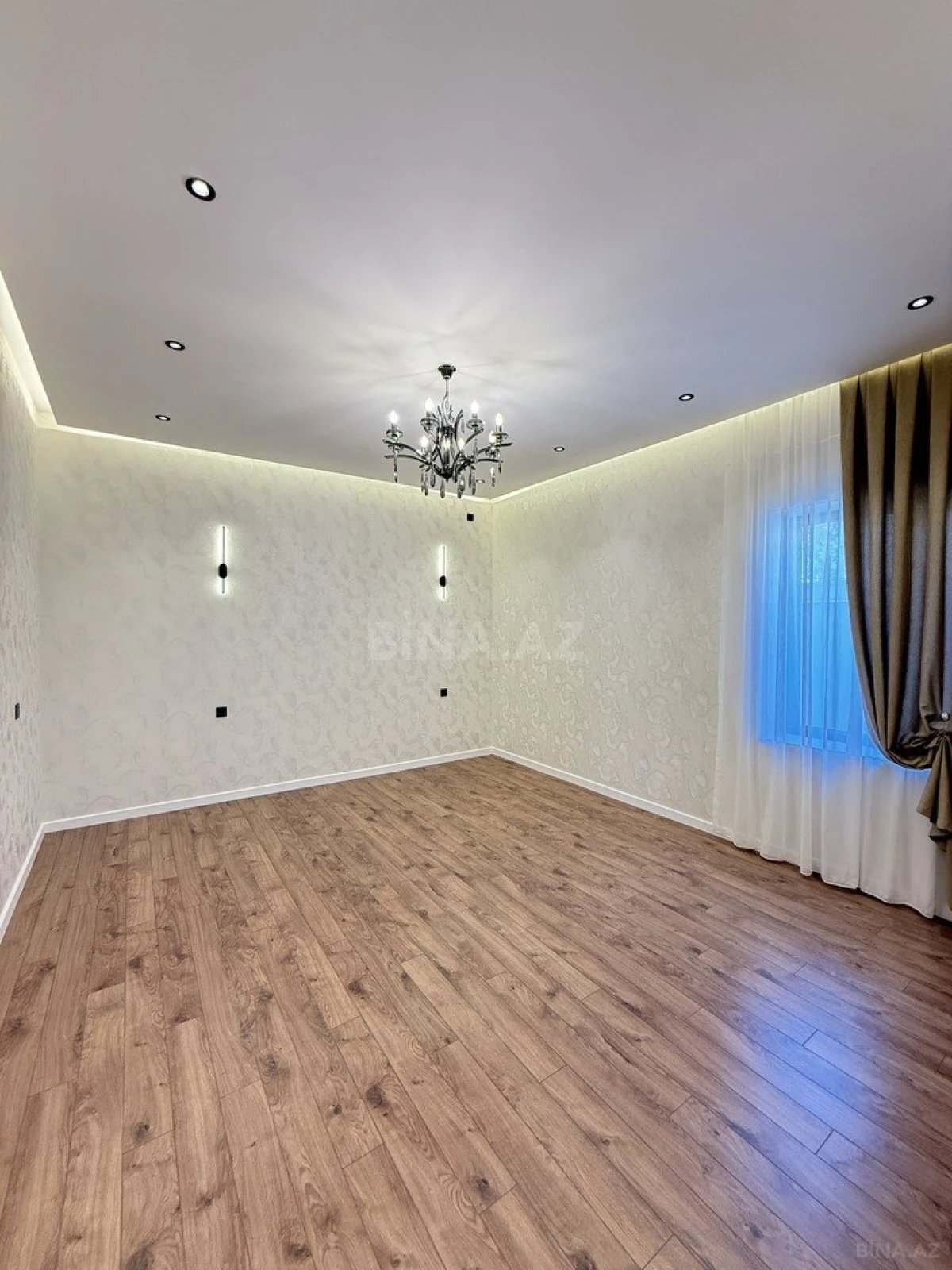 Satılır 4 otaqlı həyət evi 165 m²