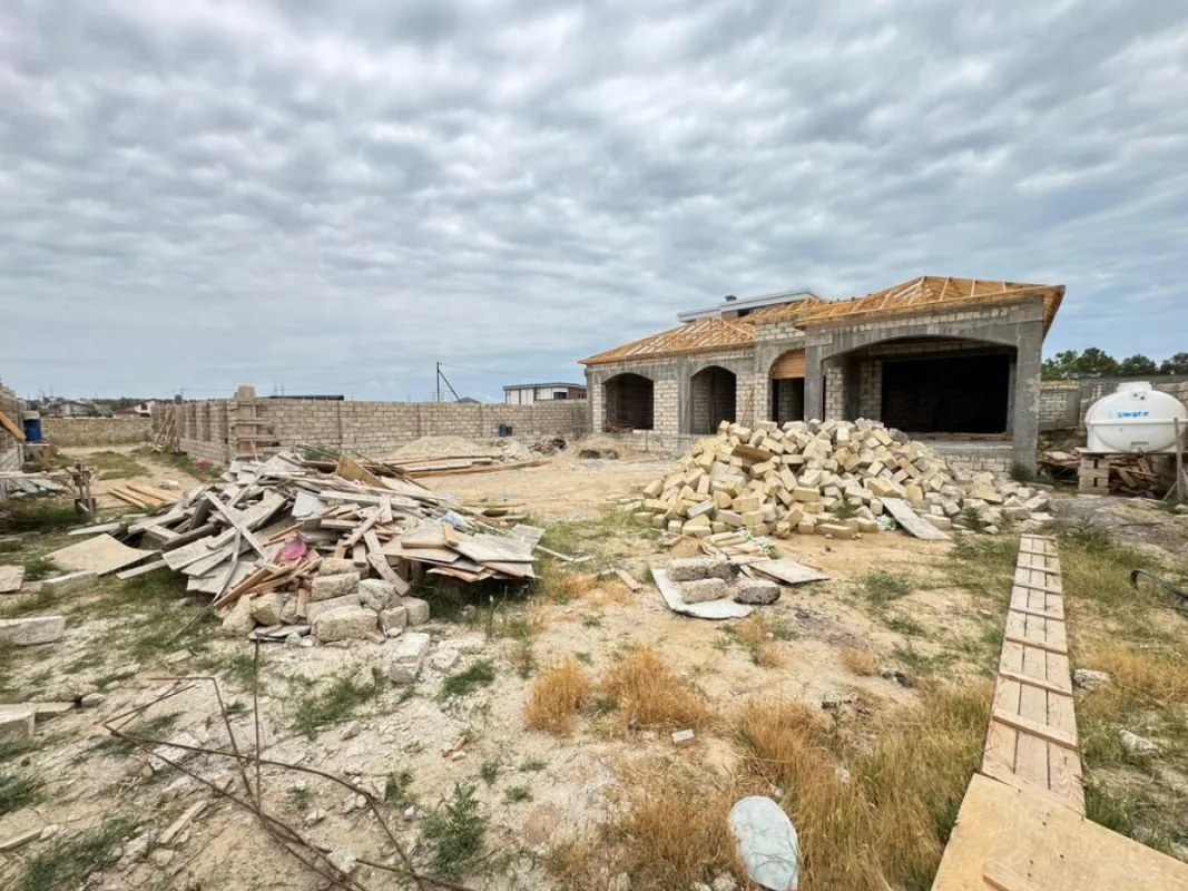 Satılır 5 otaqlı həyət evi 230 m²