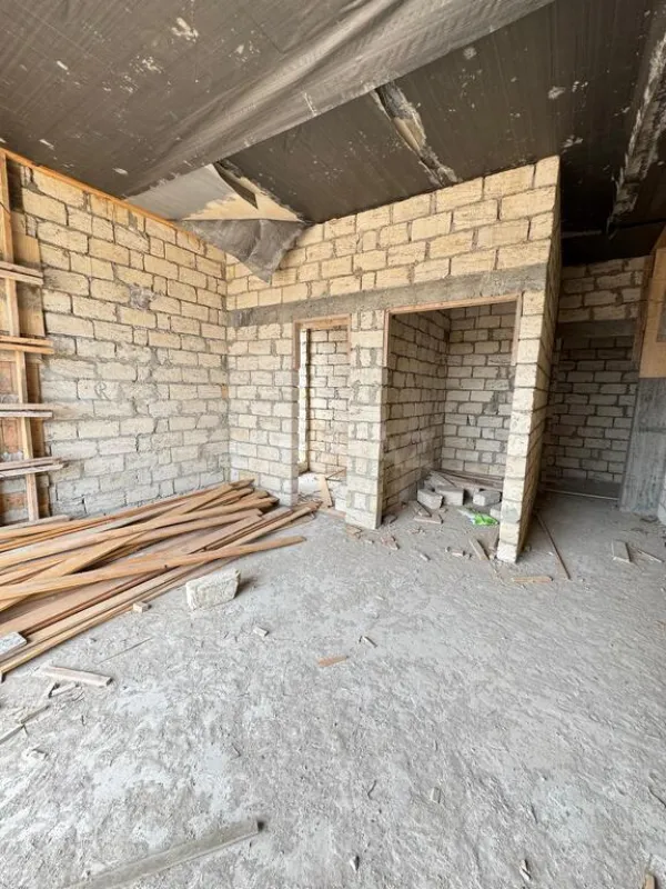 Satılır 5 otaqlı həyət evi 230 m²