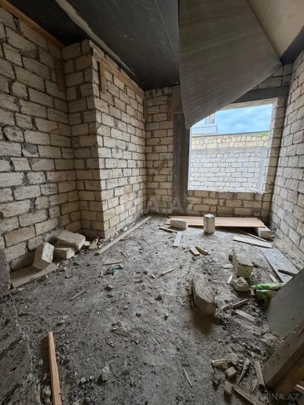 Satılır 5 otaqlı həyət evi 230 m²